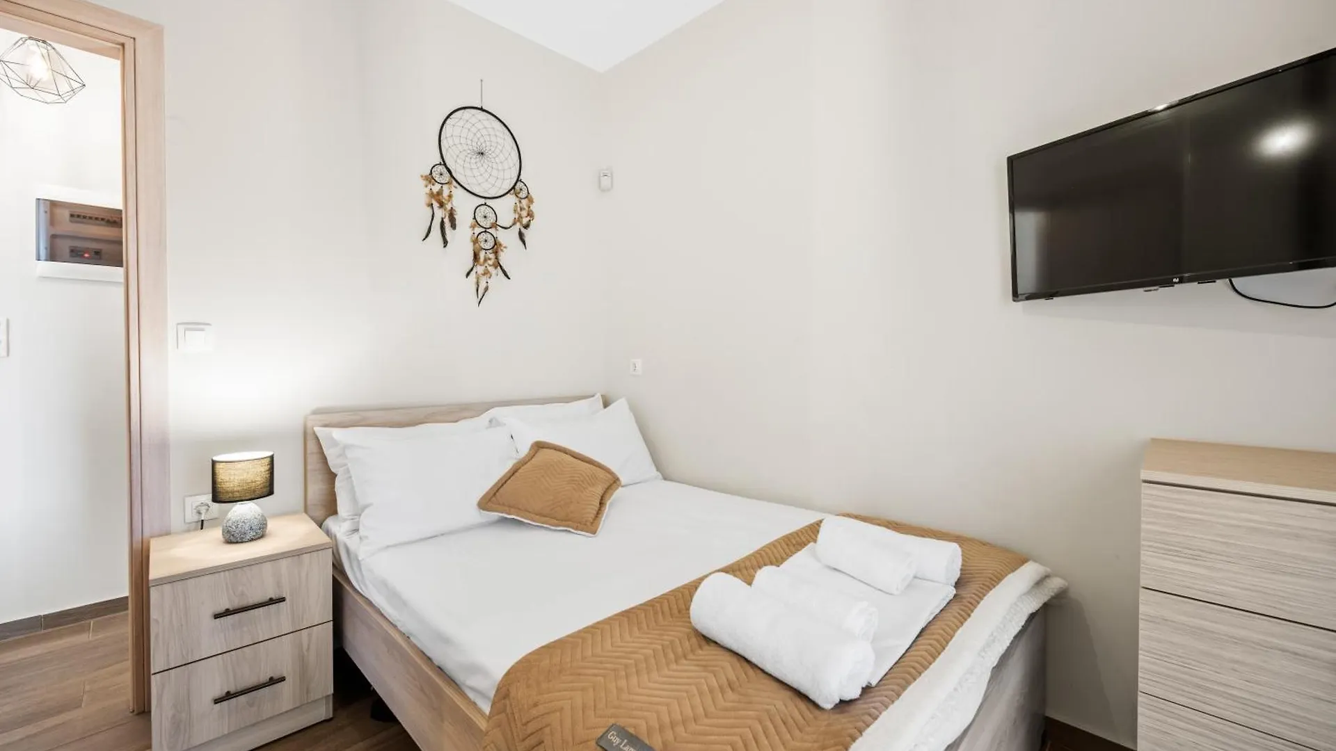 Cityview 1 Fully Equipped Apt By Hospi Heraklion  0*, Heraklion (Crete)